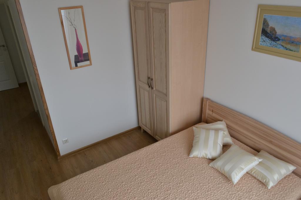 Pilaites Svetingi Namai Apartment Vilnius Bilik gambar